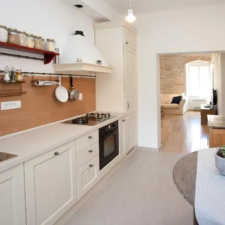 Stylish Theatre Apartments Split Room photo