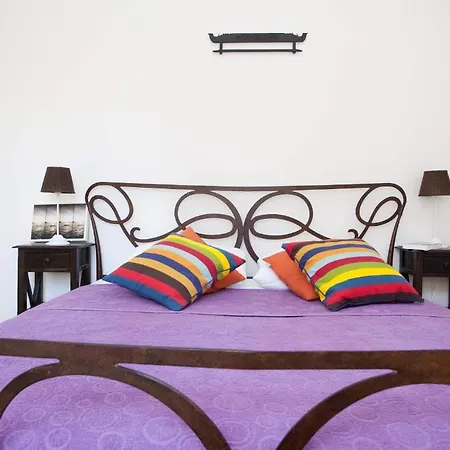 Stylish Theatre Apartments Split Room photo